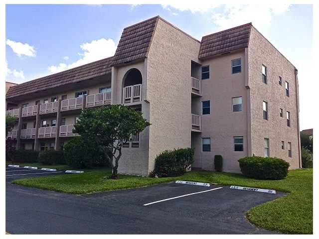 9850 SUNRISE LAKES BL # 211, Fort Lauderdale, FL 33322