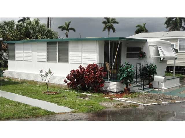 8633 SW 15TH CT, Fort Lauderdale, FL 33324