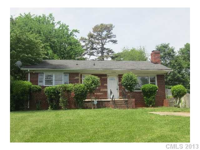 2238 Falmouth Rd, Charlotte, NC 28205