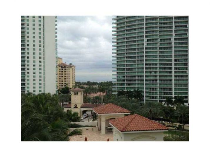 19900 E COUNTRY CLUB DR # 812, Miami, FL 33180