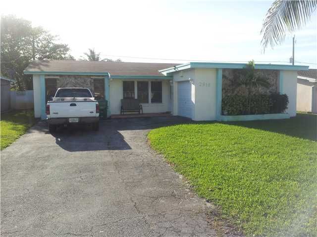 2916 DOLPHIN DR, Hollywood, FL 33025