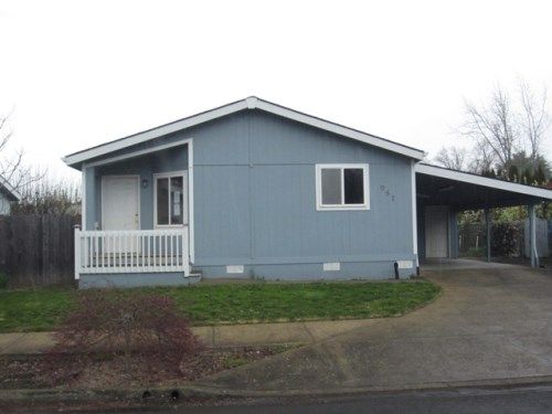 957 NE Hide Away Drive, Mcminnville, OR 97128