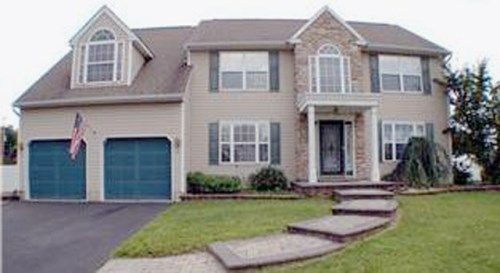 211 Tina Dr, Langhorne, PA 19047