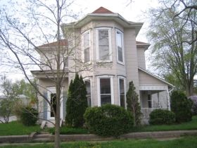 124 W 2nd St, Warren, IN 46792