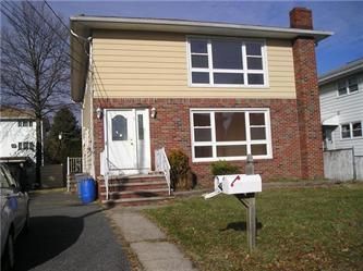 5 Sabo Ct, Elmwood Park, NJ 07407