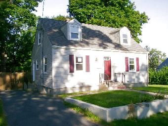 16 Barbara St, Waterbury, CT 06704