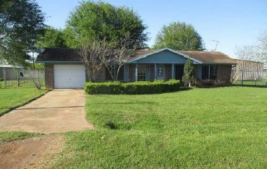 32210 Robin Ln, Waller, TX 77484