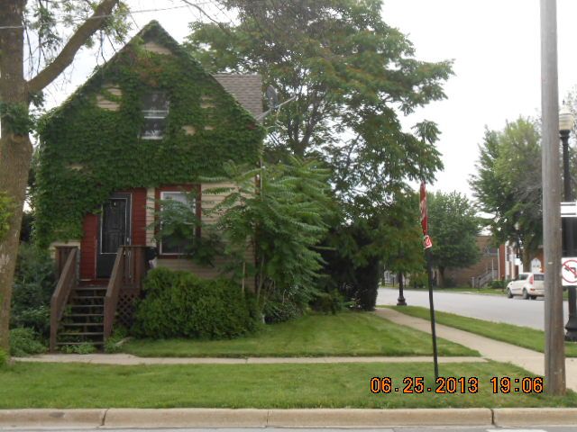 223 S Wheaton Ave, Wheaton, IL 60187