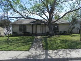 916 Wandering Way Dr, Allen, TX 75002