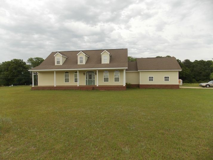 286 Crawford Rd, Cowarts, AL 36321