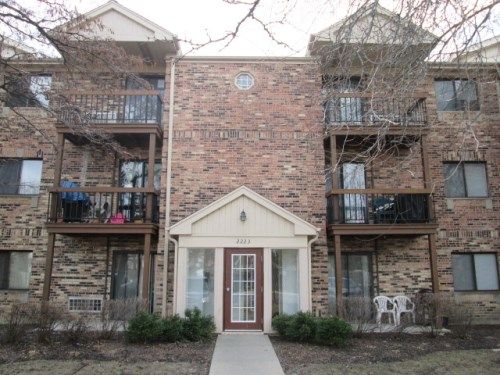 2223 Nichols Rd Apt E, Arlington Heights, IL 60004