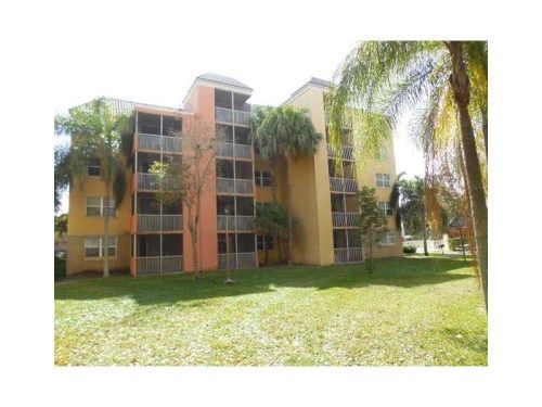 8215 LAKE DR # 406, Miami, FL 33166