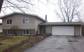 681 Mccool Rd, Valparaiso, IN 46385