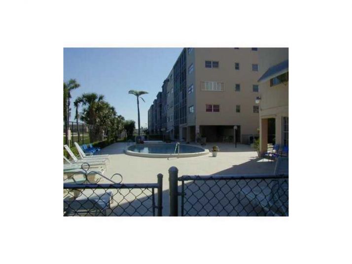 200 NE 14 AV # 524, Hallandale, FL 33009