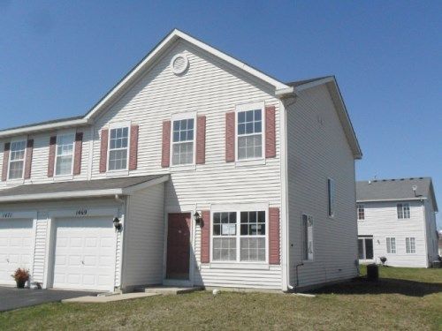 1469 Red Top Ln, Minooka, IL 60447