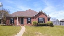 207 Hummingbird Dr Deatsville, AL 36022