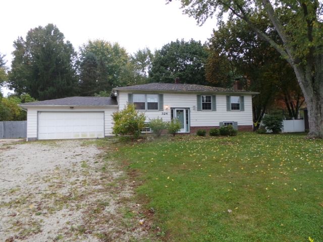 324 Mount Pleasant St NW, Clinton, OH 44216