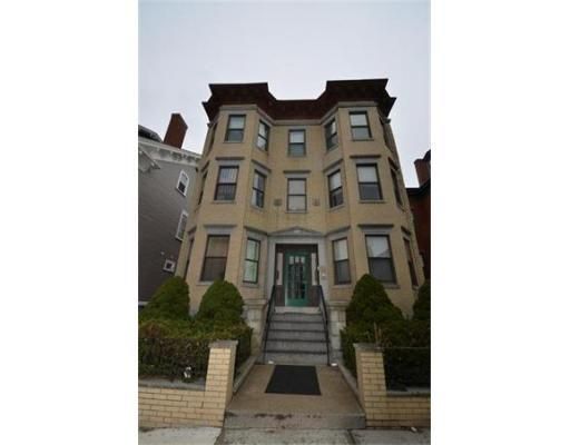 404 Meridian St #1B, Boston, MA 02128