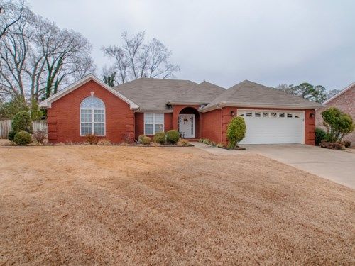 302 Kingston Dr, Florence, AL 35633