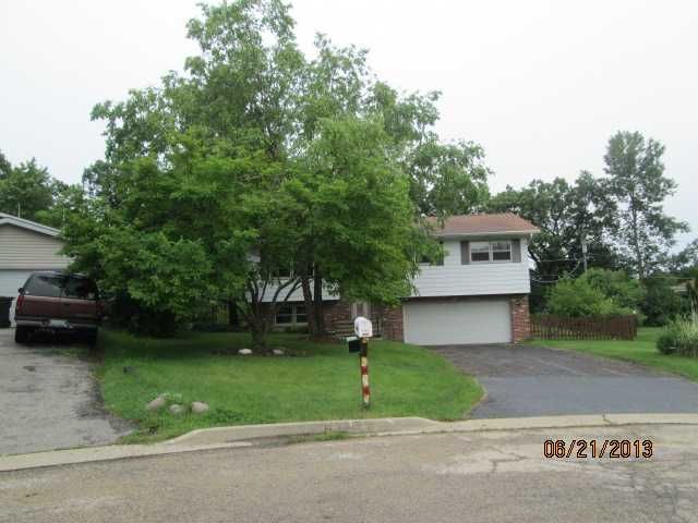 712 Greenbriar Ln, Lake Villa, IL 60046