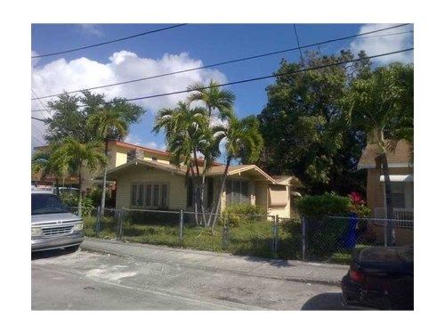 627 SW 11 AV, Miami, FL 33130