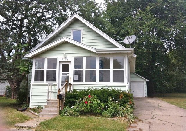 105 Morrell St, Yale, MI 48097