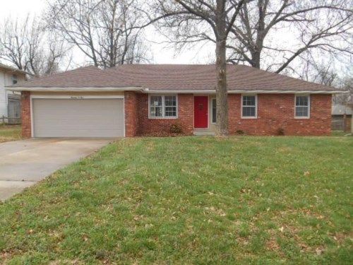 1909 S Westwood Ave, Springfield, MO 65807