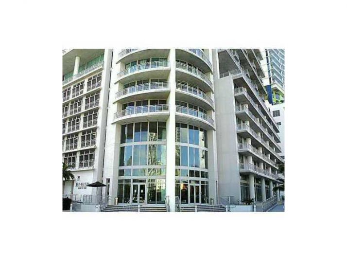 690 SW 1 CT # 1220, Miami, FL 33130