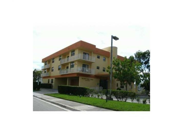 1900 DIANA DR # D-2, Hallandale, FL 33009