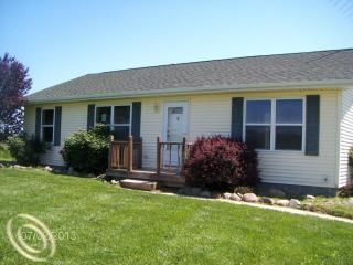 5240 Duce Rd, Avoca, MI 48006