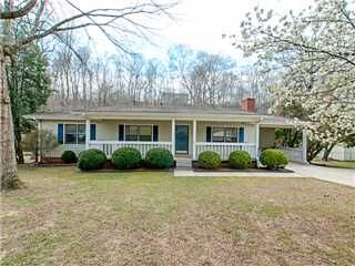 216 Brookside Dr, Killen, AL 35645