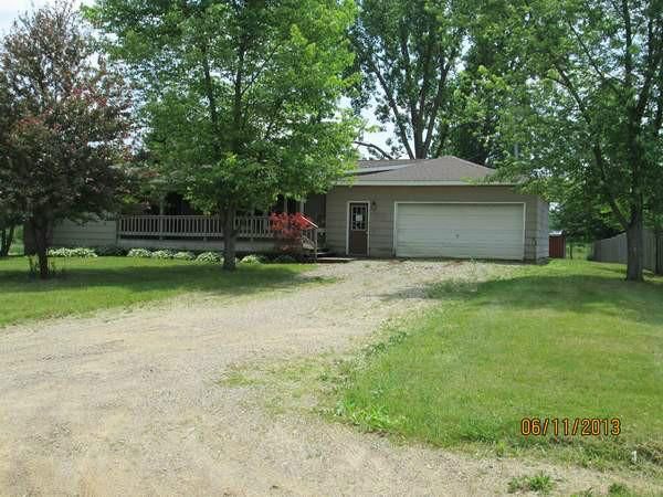 12201 Borden Rd, Jonesville, MI 49250