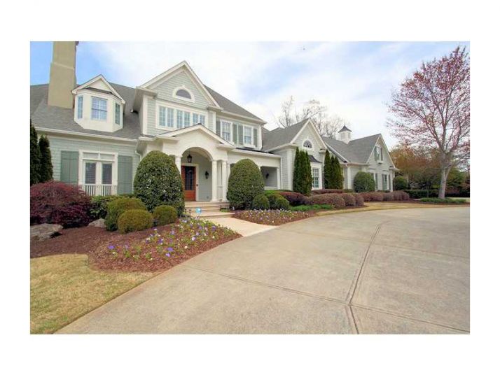 820 Hedgegate Court, Roswell, GA 30075