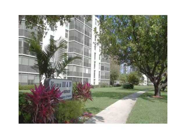 20500 W COUNTRY CLUB DR # 104, Miami, FL 33180