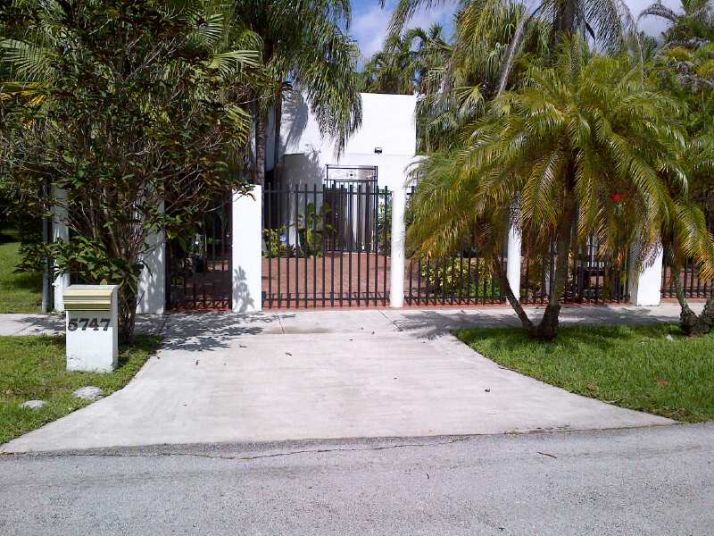 5747 SW 55 ST, Miami, FL 33155