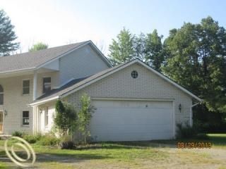 2458 N Rochester Rd, Oakland, MI 48363