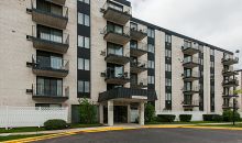 9118 W Elmwood Dr Apt 2m Niles, IL 60714