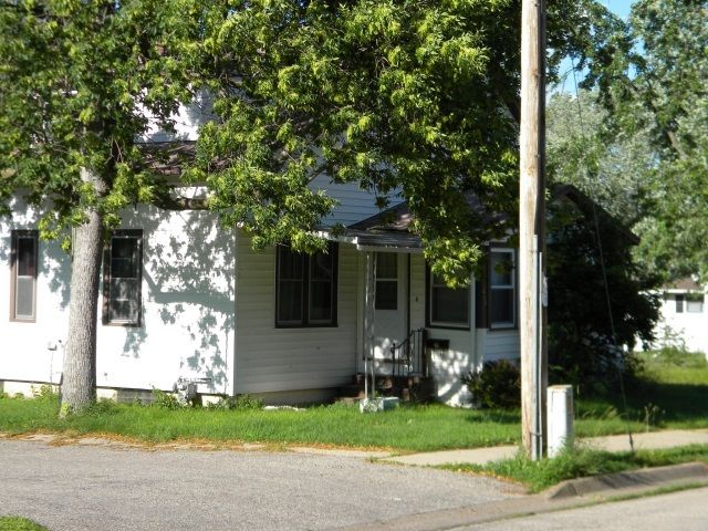 414 E Lacrosse St, Tomah, WI 54660