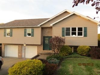 17 Lindsay Dr, Uniontown, PA 15401