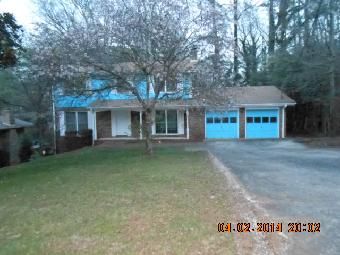 1217 Hunters Glen Dr, Stone Mountain, GA 30083