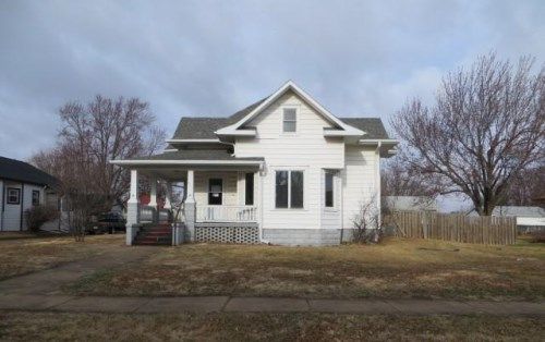 511 1st St, Deshler, NE 68340