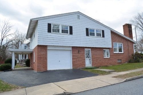 331 W Sunset Ave, Ephrata, PA 17522