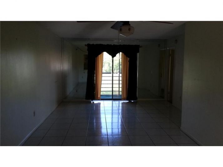 851 NE 207 LN # 204-13, Miami, FL 33179