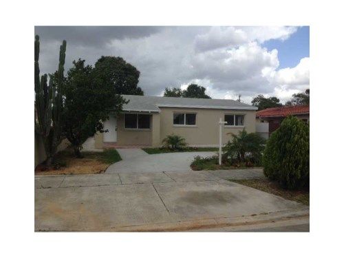 37 E 63 ST, Hialeah, FL 33013