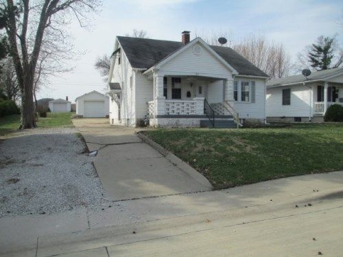 516 W Bottom Ave, Columbia, IL 62236