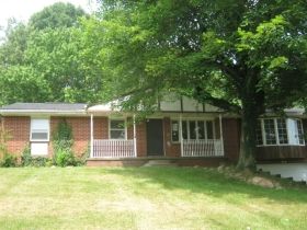 6236 Lieb Dr, Clinton, OH 44216