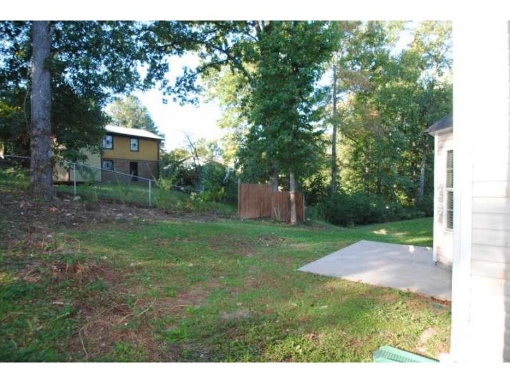 2956 Two Lake Circle, Atlanta, GA 30349