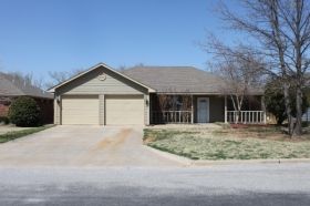 811 Huddleston Drive, Cache, OK 73527