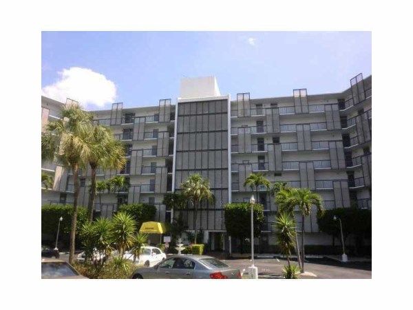 20500 W COUNTRY CLUB DR # 602, Miami, FL 33180