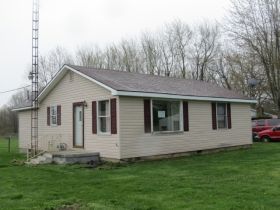 1000 S Pittenger Rd, Selma, IN 47383